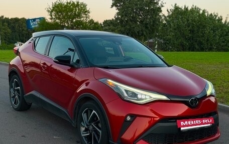 Toyota C-HR I рестайлинг, 2022 год, 2 700 000 рублей, 2 фотография