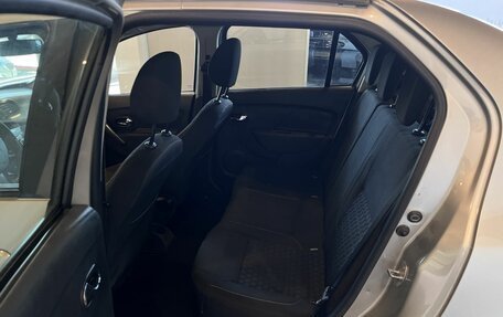 Renault Logan II, 2017 год, 595 000 рублей, 25 фотография