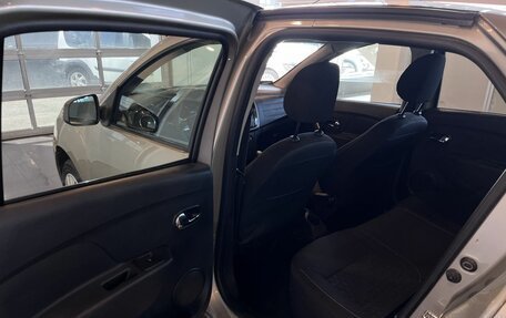 Renault Logan II, 2017 год, 595 000 рублей, 24 фотография