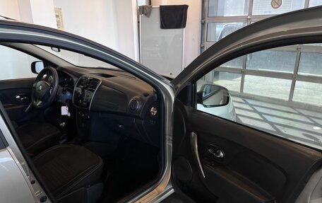 Renault Logan II, 2017 год, 595 000 рублей, 27 фотография
