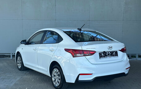 Hyundai Solaris II рестайлинг, 2018 год, 1 050 000 рублей, 5 фотография
