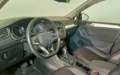 Volkswagen Tiguan II, 2021 год, 3 249 000 рублей, 12 фотография