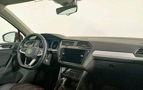 Volkswagen Tiguan II, 2021 год, 3 249 000 рублей, 13 фотография