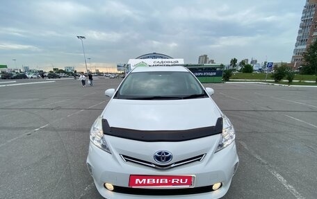 Toyota Prius Alpha I (ZVW40/41), 2014 год, 1 100 000 рублей, 1 фотография
