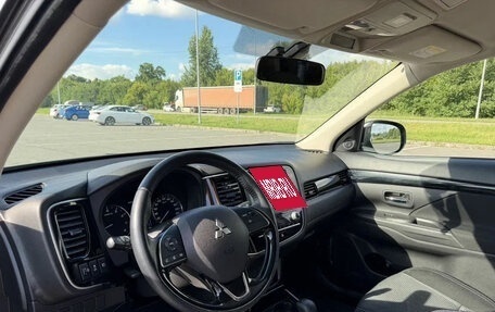 Mitsubishi Outlander III рестайлинг 3, 2022 год, 2 195 000 рублей, 11 фотография