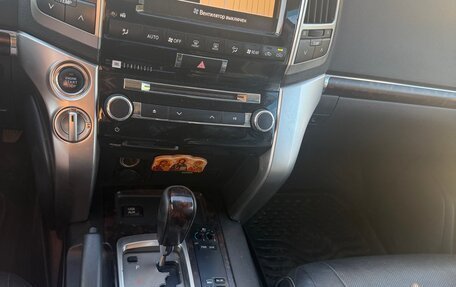 Toyota Land Cruiser 200, 2014 год, 4 500 000 рублей, 18 фотография