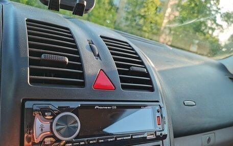 Volkswagen Polo III рестайлинг, 2001 год, 290 000 рублей, 17 фотография