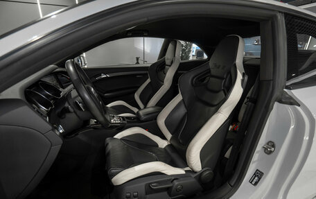 Audi RS 5, 2011 год, 2 900 000 рублей, 9 фотография