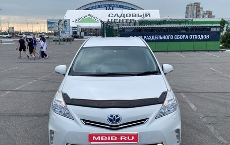 Toyota Prius Alpha I (ZVW40/41), 2014 год, 1 100 000 рублей, 2 фотография