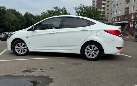 Hyundai Solaris II рестайлинг, 2015 год, 900 000 рублей, 1 фотография