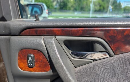 Mercedes-Benz E-Класс, 2000 год, 770 000 рублей, 19 фотография