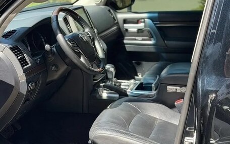 Toyota Land Cruiser 200, 2017 год, 5 400 000 рублей, 4 фотография