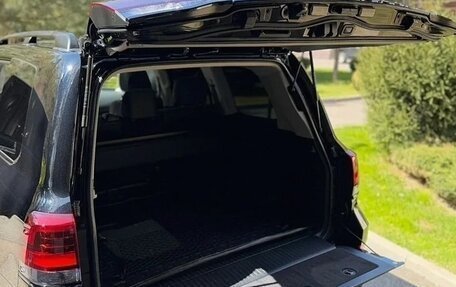 Toyota Land Cruiser 200, 2017 год, 5 400 000 рублей, 7 фотография