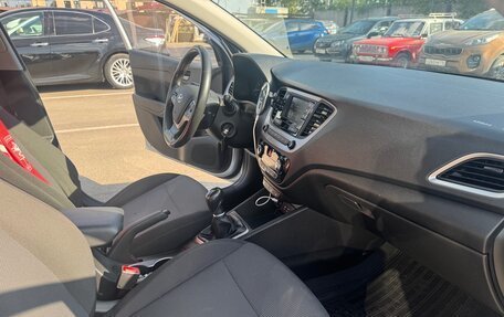 Hyundai Solaris II рестайлинг, 2018 год, 1 050 000 рублей, 11 фотография