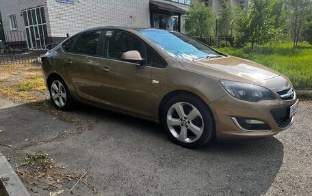 Opel Astra J, 2012 год, 850 000 рублей, 2 фотография