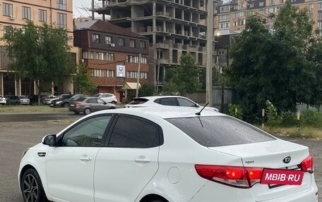 KIA Rio III рестайлинг, 2016 год, 920 000 рублей, 3 фотография