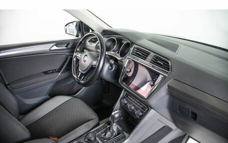 Volkswagen Tiguan II, 2018 год, 2 299 000 рублей, 11 фотография