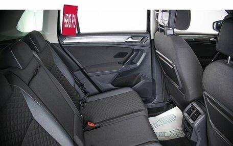 Volkswagen Tiguan II, 2018 год, 2 299 000 рублей, 10 фотография