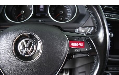 Volkswagen Tiguan II, 2018 год, 2 299 000 рублей, 16 фотография