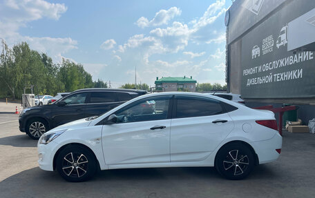 Hyundai Solaris II рестайлинг, 2015 год, 950 000 рублей, 4 фотография