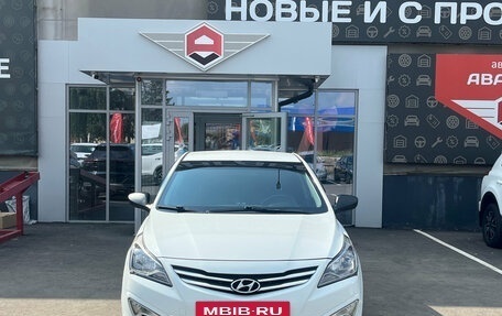 Hyundai Solaris II рестайлинг, 2015 год, 950 000 рублей, 2 фотография