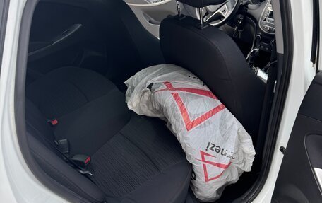 Hyundai Solaris II рестайлинг, 2015 год, 900 000 рублей, 12 фотография