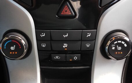Chevrolet Cruze II, 2011 год, 900 000 рублей, 17 фотография
