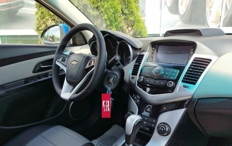 Chevrolet Cruze II, 2011 год, 900 000 рублей, 14 фотография