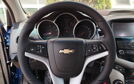 Chevrolet Cruze II, 2011 год, 900 000 рублей, 19 фотография