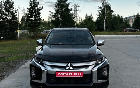 Mitsubishi L200 IV рестайлинг, 2022 год, 2 300 000 рублей, 1 фотография