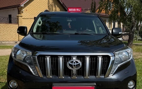 Toyota Land Cruiser Prado 150 рестайлинг 2, 2016 год, 4 900 000 рублей, 10 фотография