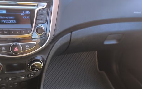 Hyundai Solaris II рестайлинг, 2014 год, 1 050 000 рублей, 4 фотография