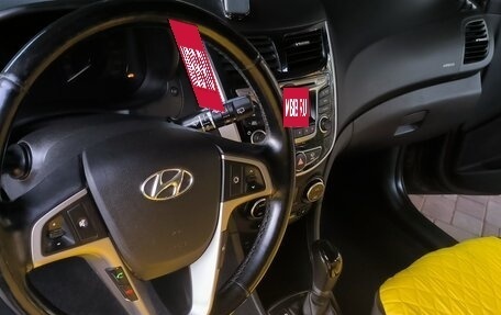 Hyundai Solaris II рестайлинг, 2014 год, 1 050 000 рублей, 11 фотография