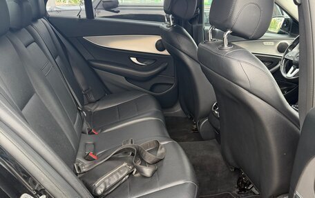 Mercedes-Benz E-Класс, 2019 год, 1 750 000 рублей, 4 фотография