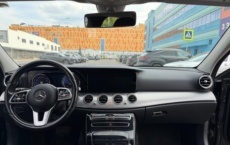 Mercedes-Benz E-Класс, 2019 год, 1 750 000 рублей, 7 фотография