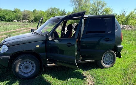 Chevrolet Niva I рестайлинг, 2004 год, 150 000 рублей, 11 фотография