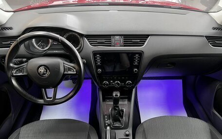 Skoda Octavia, 2017 год, 1 595 000 рублей, 10 фотография