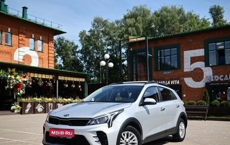 KIA Rio IV, 2021 год, 1 800 000 рублей, 1 фотография