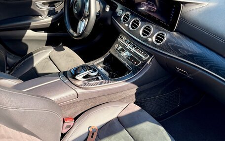 Mercedes-Benz E-Класс, 2018 год, 3 000 000 рублей, 8 фотография
