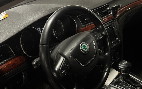 Skoda Superb III рестайлинг, 2009 год, 845 000 рублей, 20 фотография