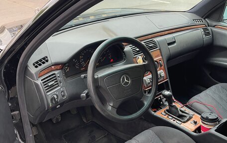 Mercedes-Benz E-Класс, 1999 год, 520 000 рублей, 8 фотография