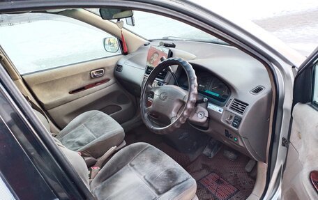 Toyota Gaia, 2002 год, 595 000 рублей, 4 фотография