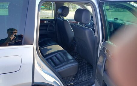 Volkswagen Touareg III, 2005 год, 750 000 рублей, 11 фотография