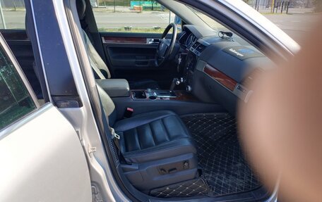 Volkswagen Touareg III, 2005 год, 750 000 рублей, 10 фотография