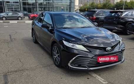 Toyota Camry, 2021 год, 3 150 000 рублей, 2 фотография