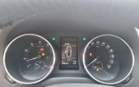 Skoda Yeti I рестайлинг, 2011 год, 730 000 рублей, 22 фотография