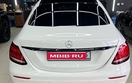 Mercedes-Benz E-Класс, 2016 год, 2 300 000 рублей, 3 фотография