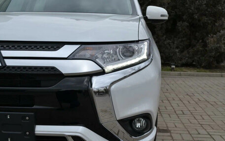 Mitsubishi Outlander III рестайлинг 3, 2022 год, 2 135 000 рублей, 10 фотография