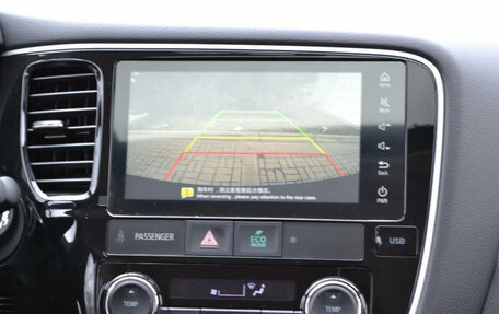 Mitsubishi Outlander III рестайлинг 3, 2022 год, 2 135 000 рублей, 16 фотография