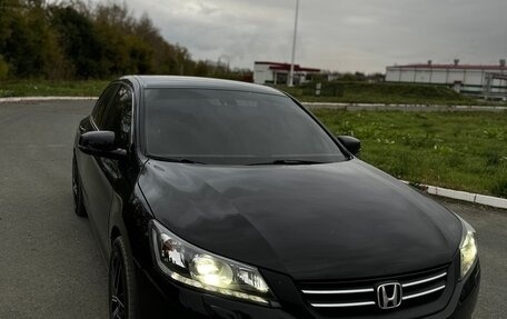 Honda Accord IX рестайлинг, 2013 год, 1 350 000 рублей, 7 фотография